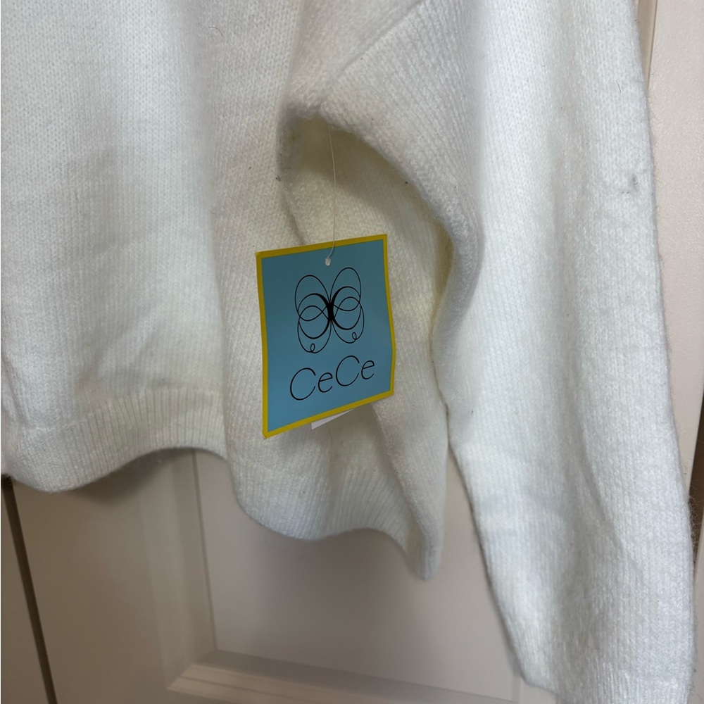 NWT CeCe White V-Neck Sweater with Lace Detail - Picture 6 of 8